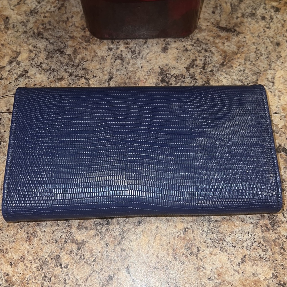 BCBG Wallet NWT - Picture 4 of 7